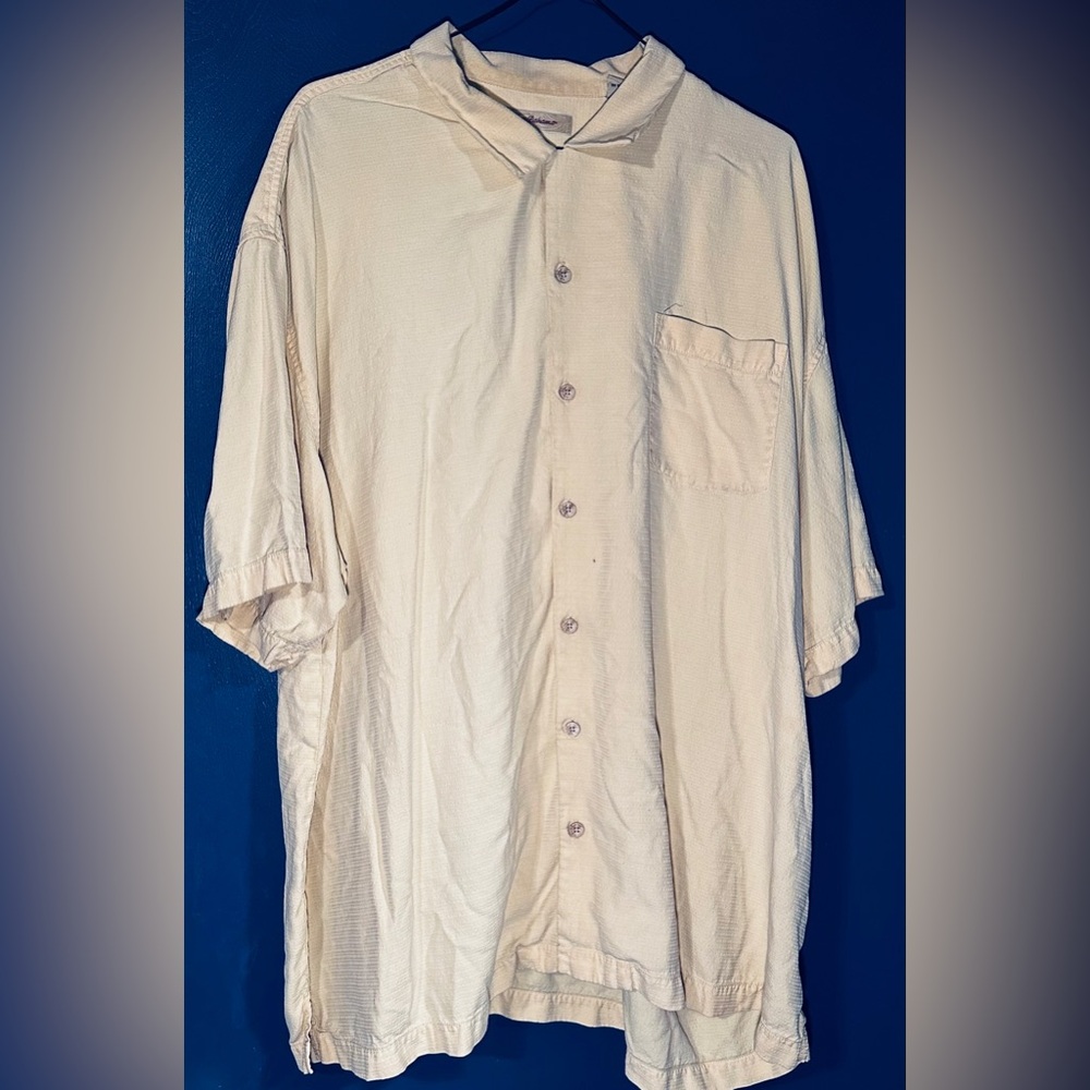 Men’s XXL Tommy Bahama casual shirt